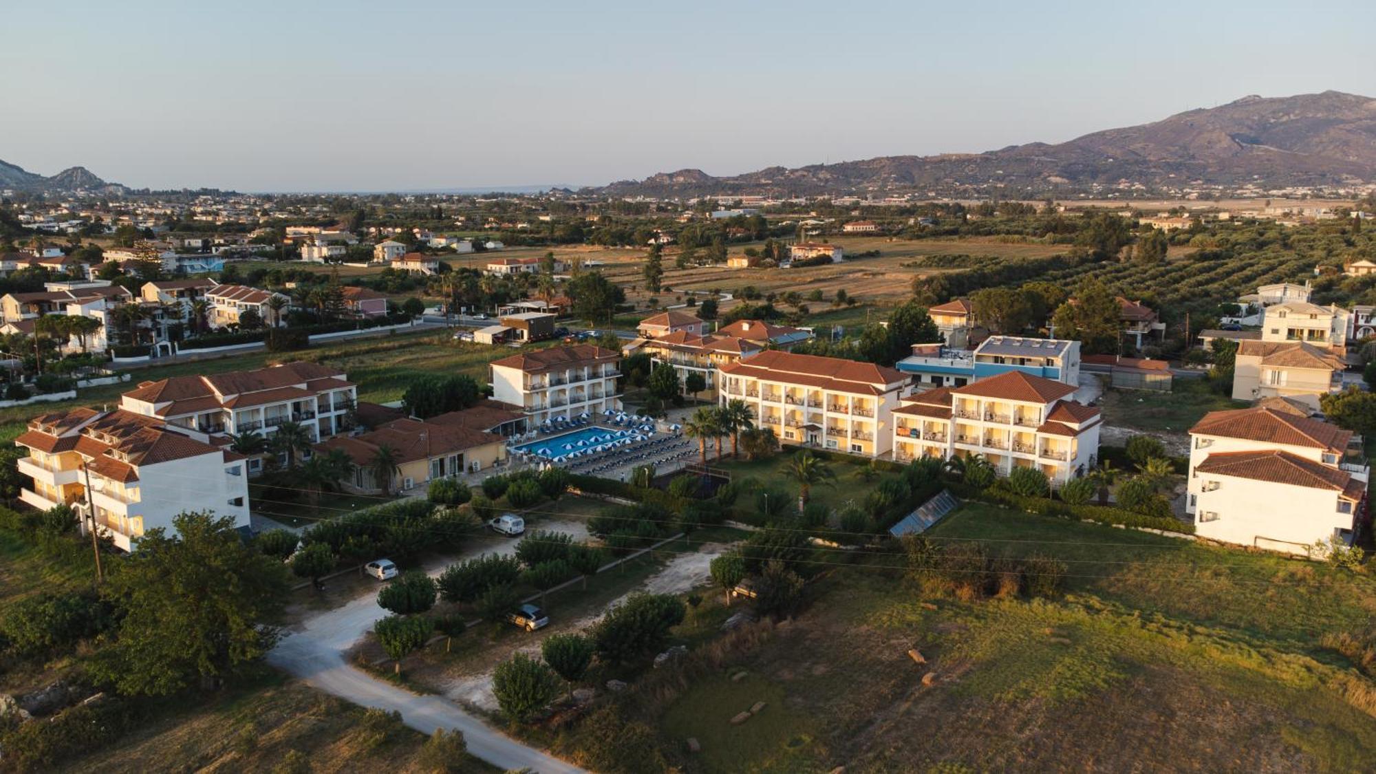 Village Inn Studios & Family Apartments Laganas Exterior photo